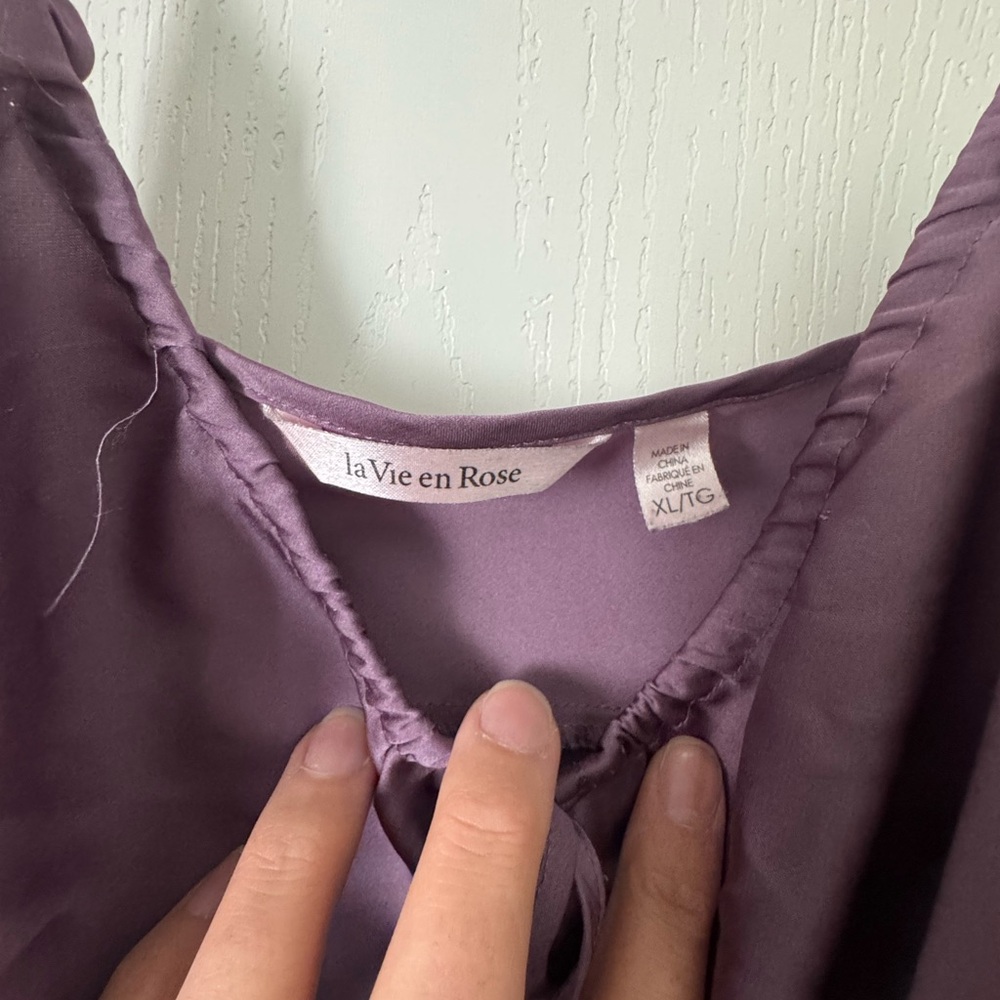 La Vie En Rose Black and Purple Floral Robe - Picture 4 of 10